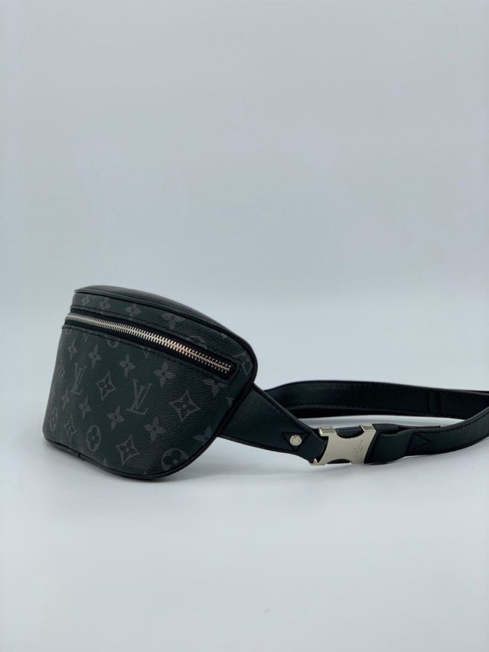 Сумка на пояс Louis Vuitton